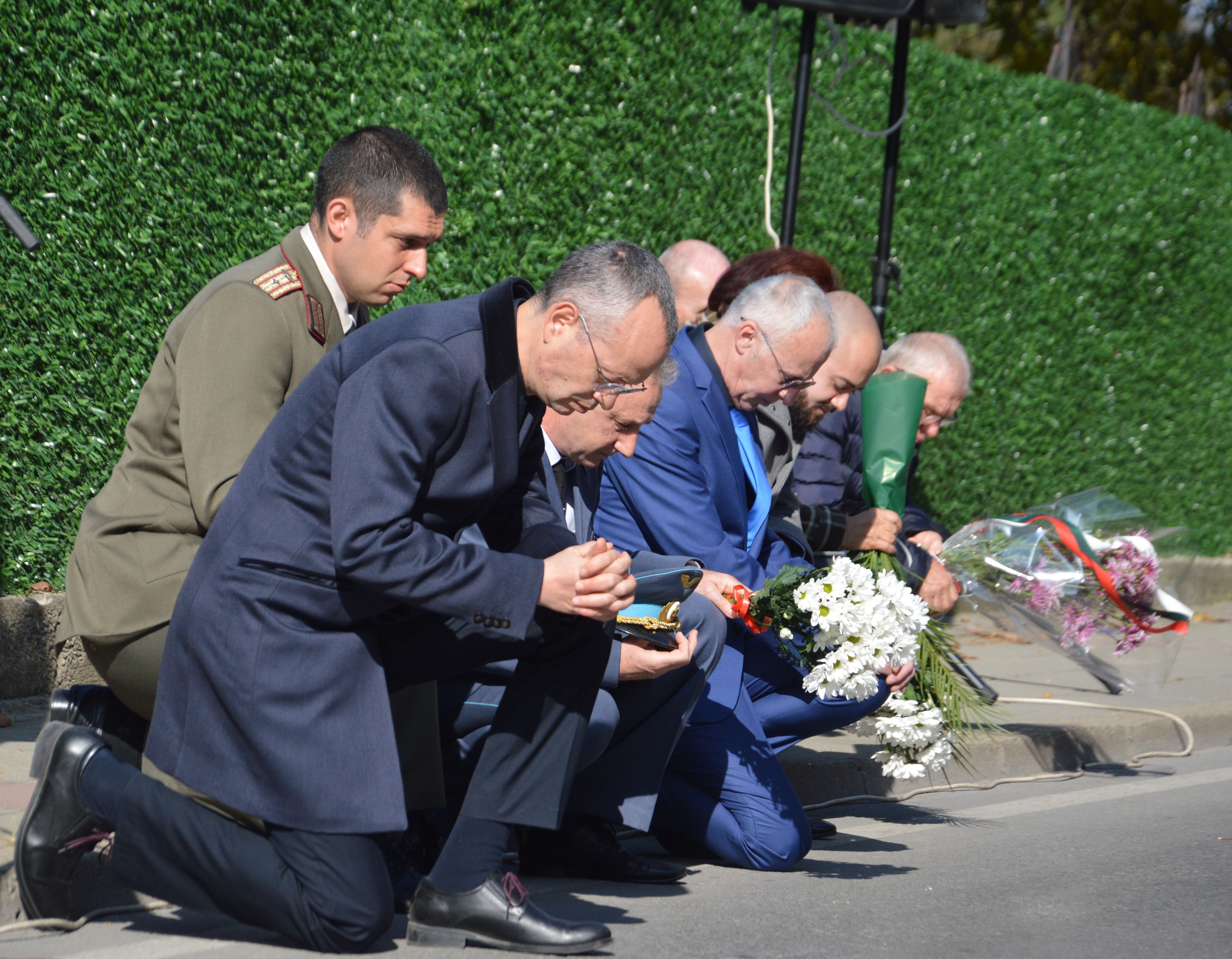 Поклон пред паметта на загиналите воини за свободата на Родината