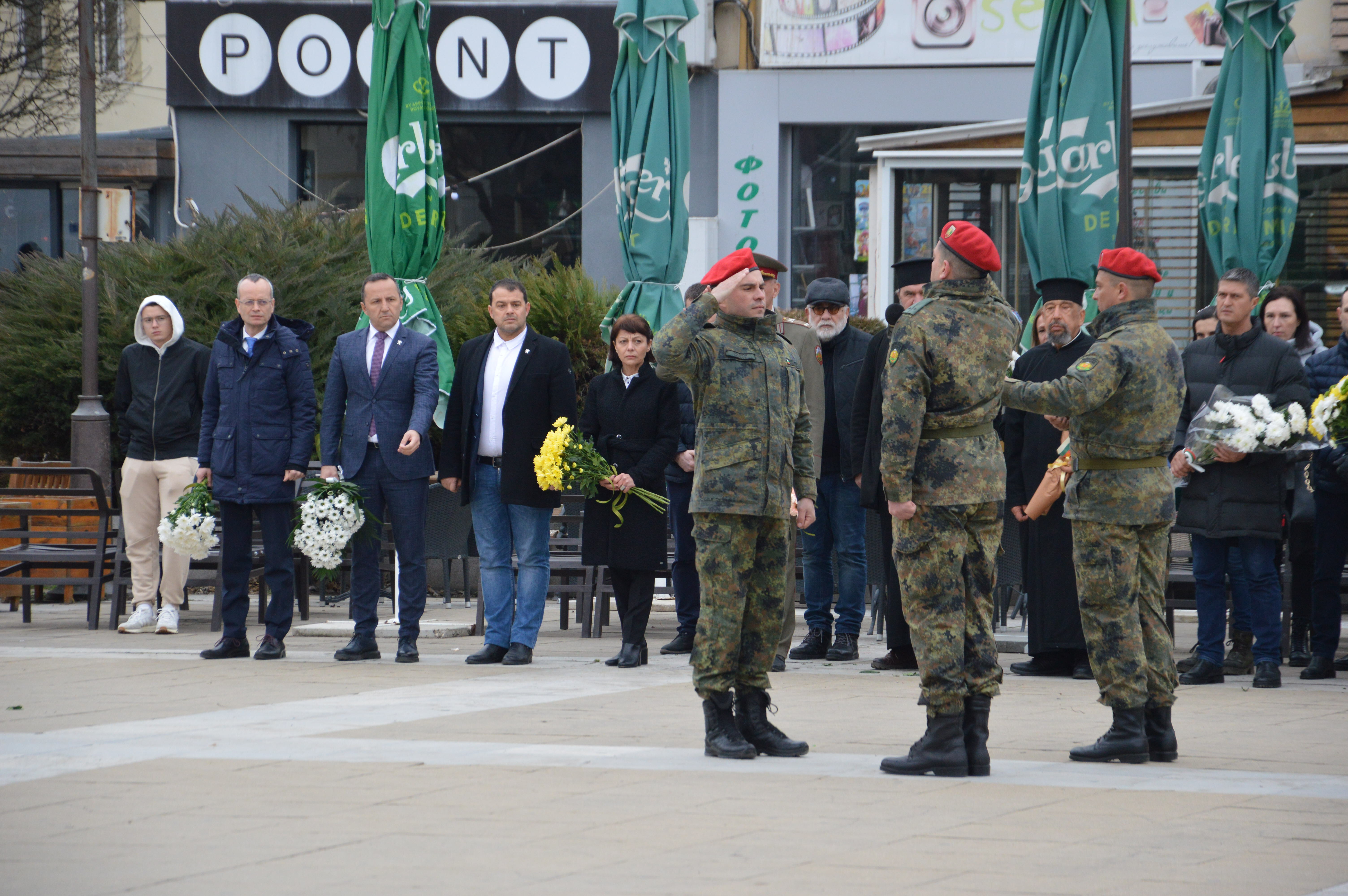 Благоевград се преклони пред делото на великия български революционер Гоце Делчев