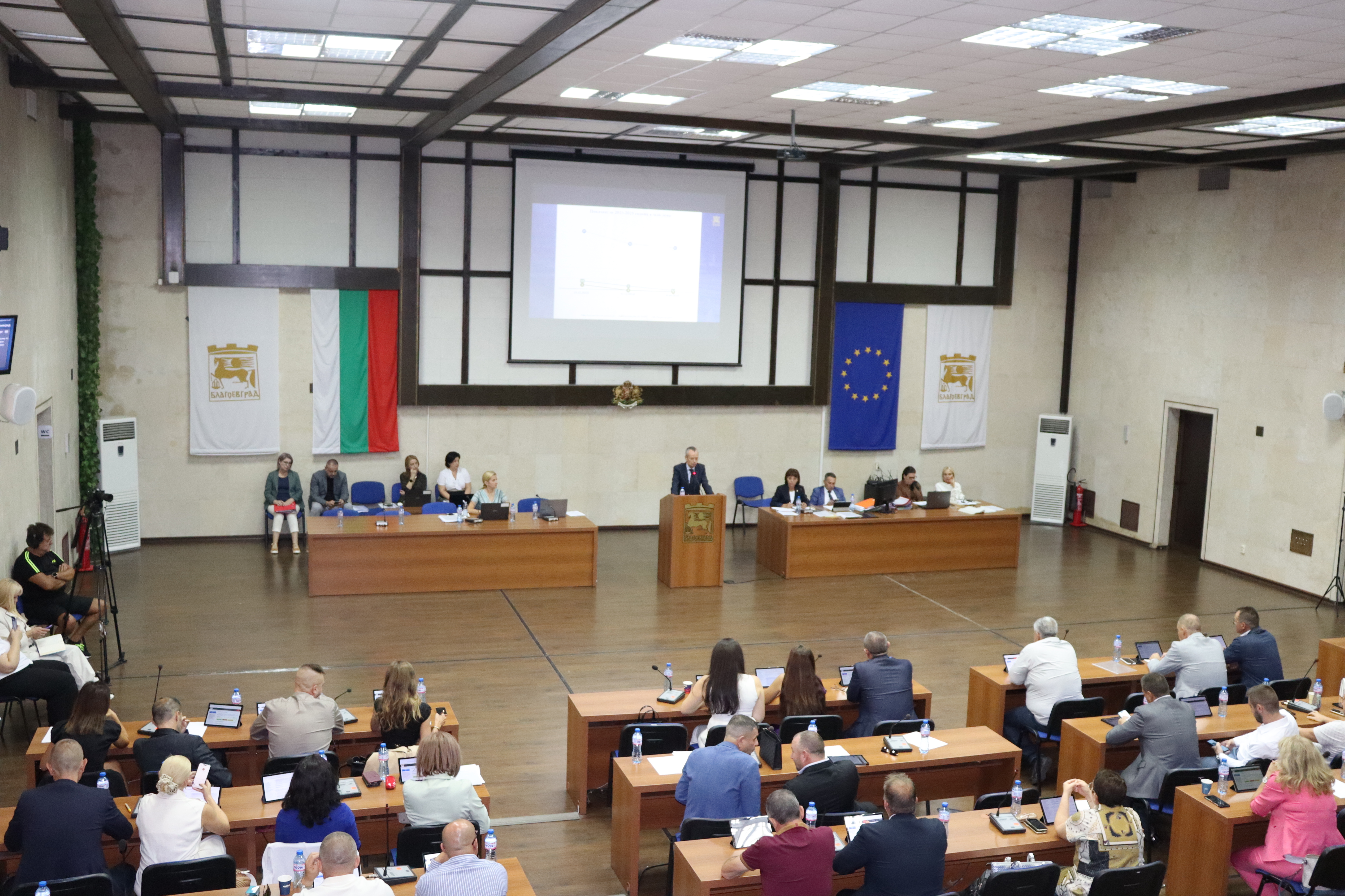 ОбС разреши на директорите на общинските детски градини да разширяват с до 3 деца групите и гарантира прием за всички деца в Благоевград